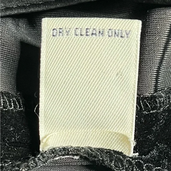 Anne Taylor Classic Little Velvet Cross Spaghetti Strap
Little Black Dress (LBD) - Picture 16 of 16